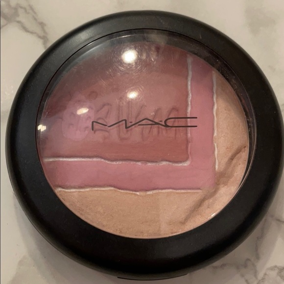 MAC Face Powder - Picture 2 of 3